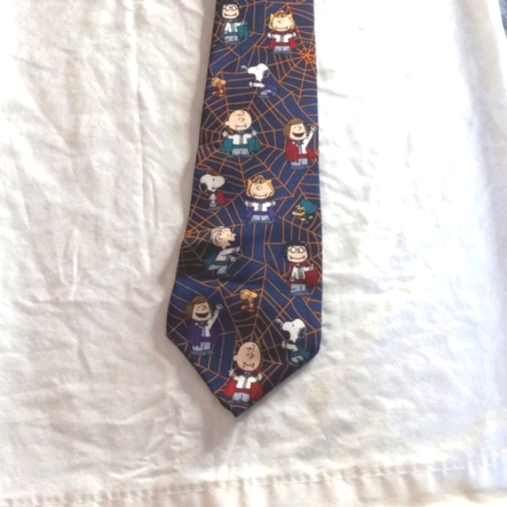Peanuts Trick or Treat RN 30187 neck tie
